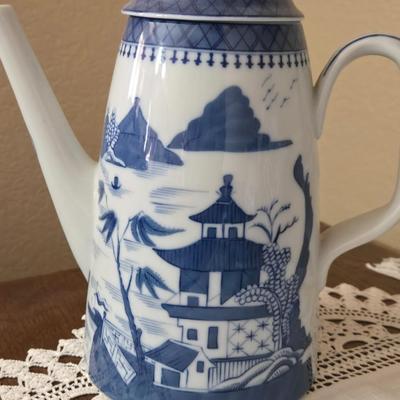 Mottahedeh Japanese Design Teapot Made in Portugal