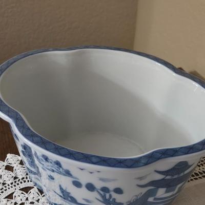 Mottahedeh Japan Design Bowl Made in Portugal