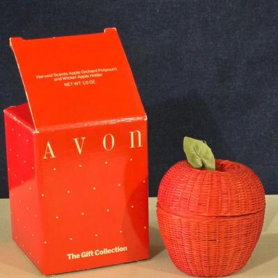 Wicker Apple with Potpourri