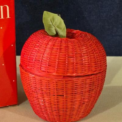 Wicker Apple with Potpourri