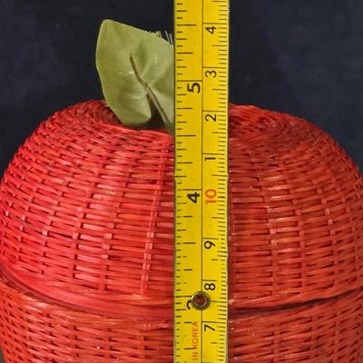 Wicker Apple with Potpourri