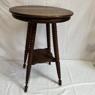 Round Turned Leg Table With Shelf (O-MK)