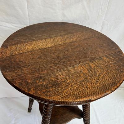 Round Turned Leg Table With Shelf (O-MK)