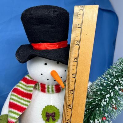 Lot 447 Snowmen Figures
