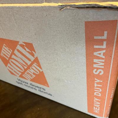 Lot 449 Box of LED outdoor lights with clips