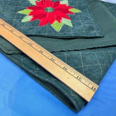 Lot 450 Table runners