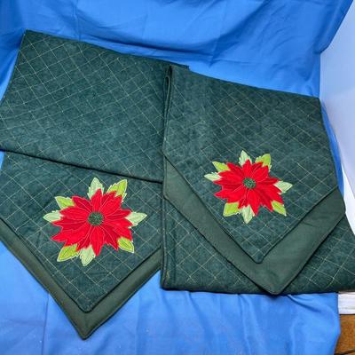Lot 450 Table runners