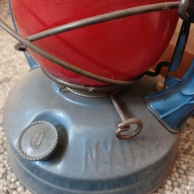 Dietz NY USA Little Wizard oil lantern