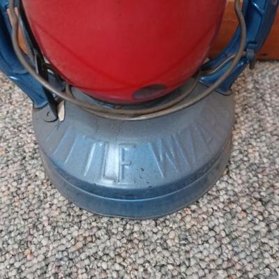 Dietz NY USA Little Wizard oil lantern
