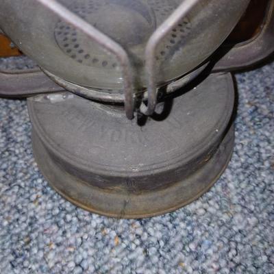 Vintage Dietz New York U.S. HY-LOW marked kerosene lantern