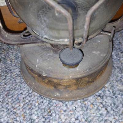 Vintage Dietz New York U.S. HY-LOW marked kerosene lantern