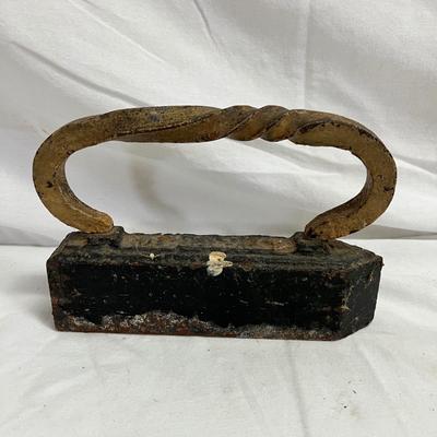 Antique Sadirons (O-MK)