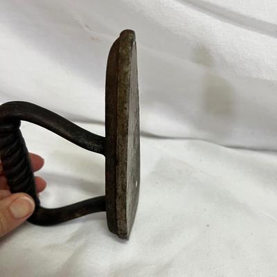 Antique Sadirons (O-MK)