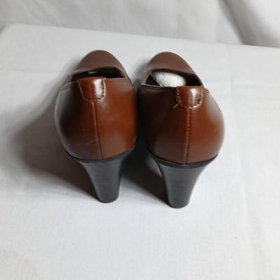 Women's shoes 8.5 - 9
