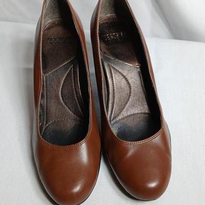 Women's shoes 8.5 - 9