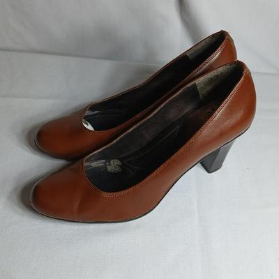 Women's shoes 8.5 - 9