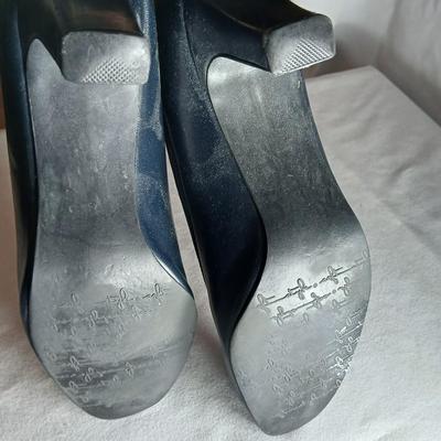 Women's shoes 8.5 - 9