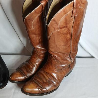 Two pair of leather soled Cowboy boots Tony Llama size 9