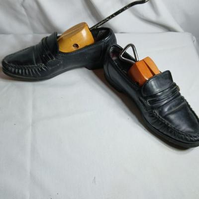 Women's Elvis flip flops and Chancellors wide width loafers with wooden shoe stretchers