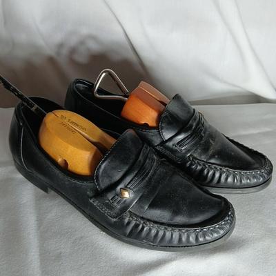 Women's Elvis flip flops and Chancellors wide width loafers with wooden shoe stretchers