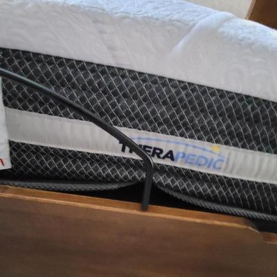 Newer queen bad and frame