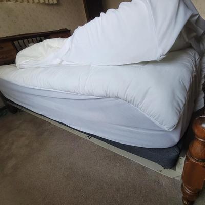 Newer queen bad and frame