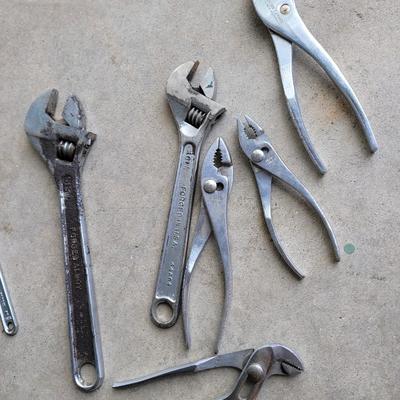 Lot 2 hand tools