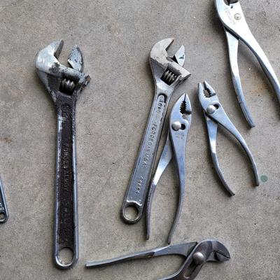 Lot 2 hand tools
