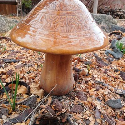 Ceramic Garden mushroom two-piece