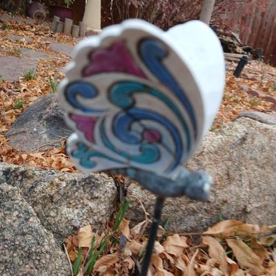 Ceramic Garden frog with butterfly stake