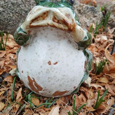Ceramic Garden frog with butterfly stake