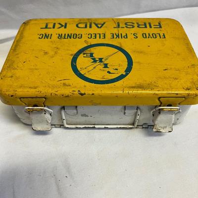 Marlboro Zippo Lighter & More Vintage Advertising Collectibles (O-MK)