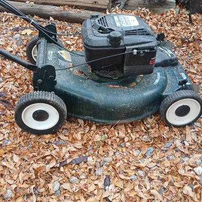 Craftsman 6.0 push lawnmower with gas can