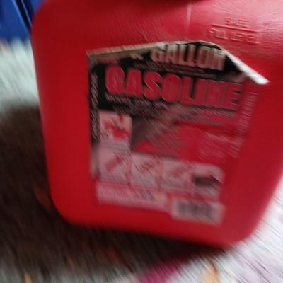 Craftsman 6.0 push lawnmower with gas can