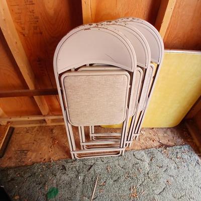 Card table with 4 metal chairs