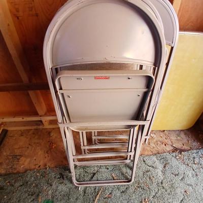Card table with 4 metal chairs