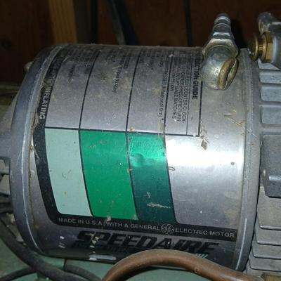 3/4 Horsepower Speedaire air compressor with hose