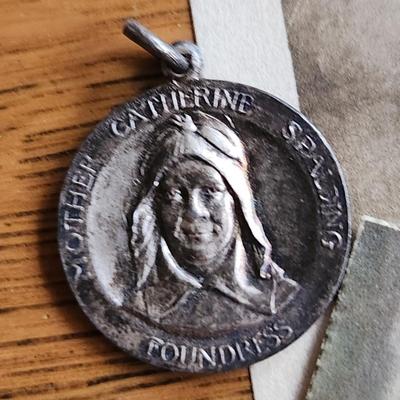 Marion-Themed Religious Items