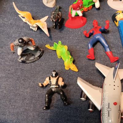 ASSORTMENT OF SMALL TOYS