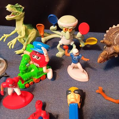 ASSORTMENT OF SMALL TOYS