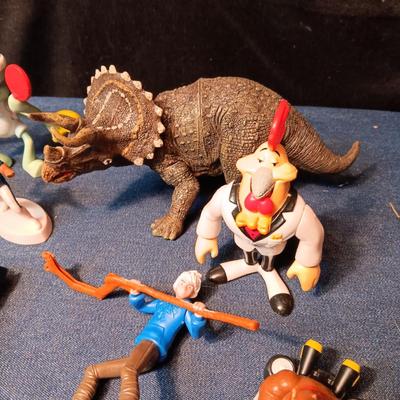 ASSORTMENT OF SMALL TOYS