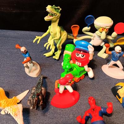 ASSORTMENT OF SMALL TOYS