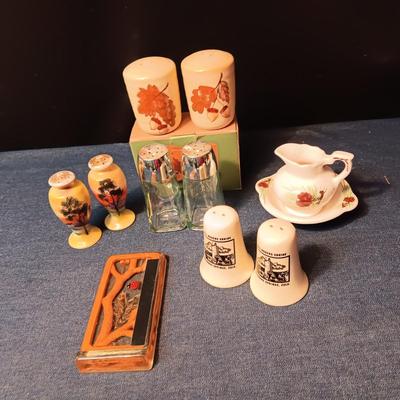 4 SETS OF SALT/PEPPER SHAKERS AND MORE