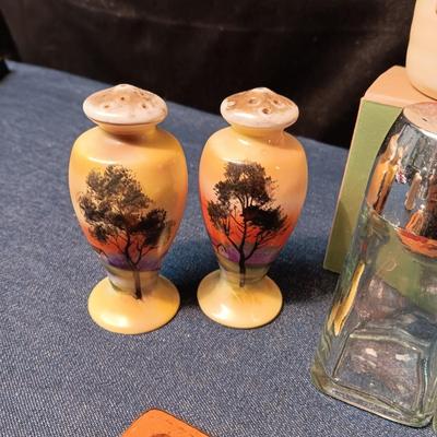 4 SETS OF SALT/PEPPER SHAKERS AND MORE