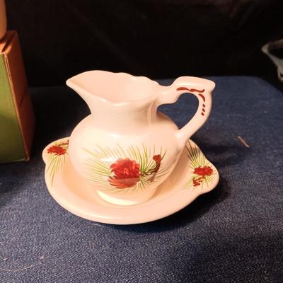 4 SETS OF SALT/PEPPER SHAKERS AND MORE