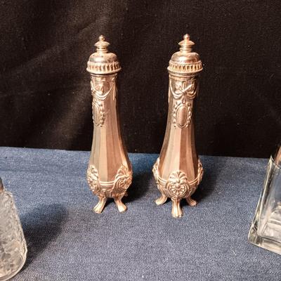 6 SETS OF SALT/PEPPER SHAKERS