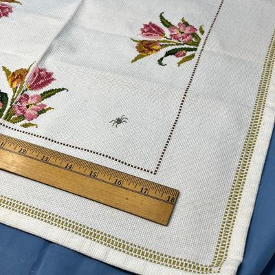 Lot 461 Gorgeous small tapestry