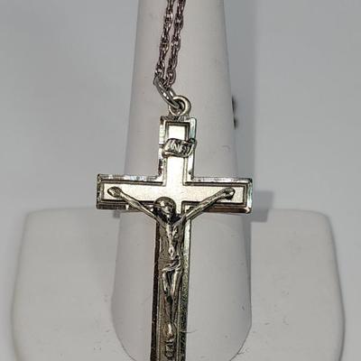 LOT 9:: 6.1g Vintage Sterling Silver Crucifix Cross 20"L chain