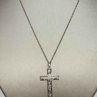 LOT 9:: 6.1g Vintage Sterling Silver Crucifix Cross 20"L chain