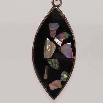 LOT 14:: 925 Italy Twisted Silver chain 17.5" L with 925 Mother of Pearl Pendant and Pair of Abolone and Black Coral Pierced Earrings